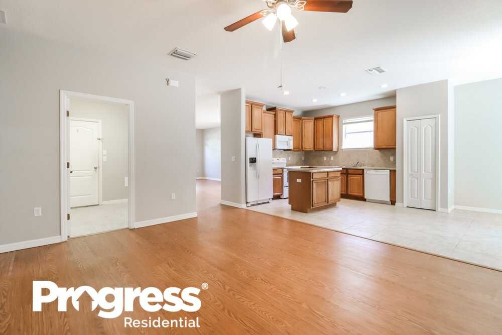 11746 Colony Lakes Blvd - Photo 3 of 16