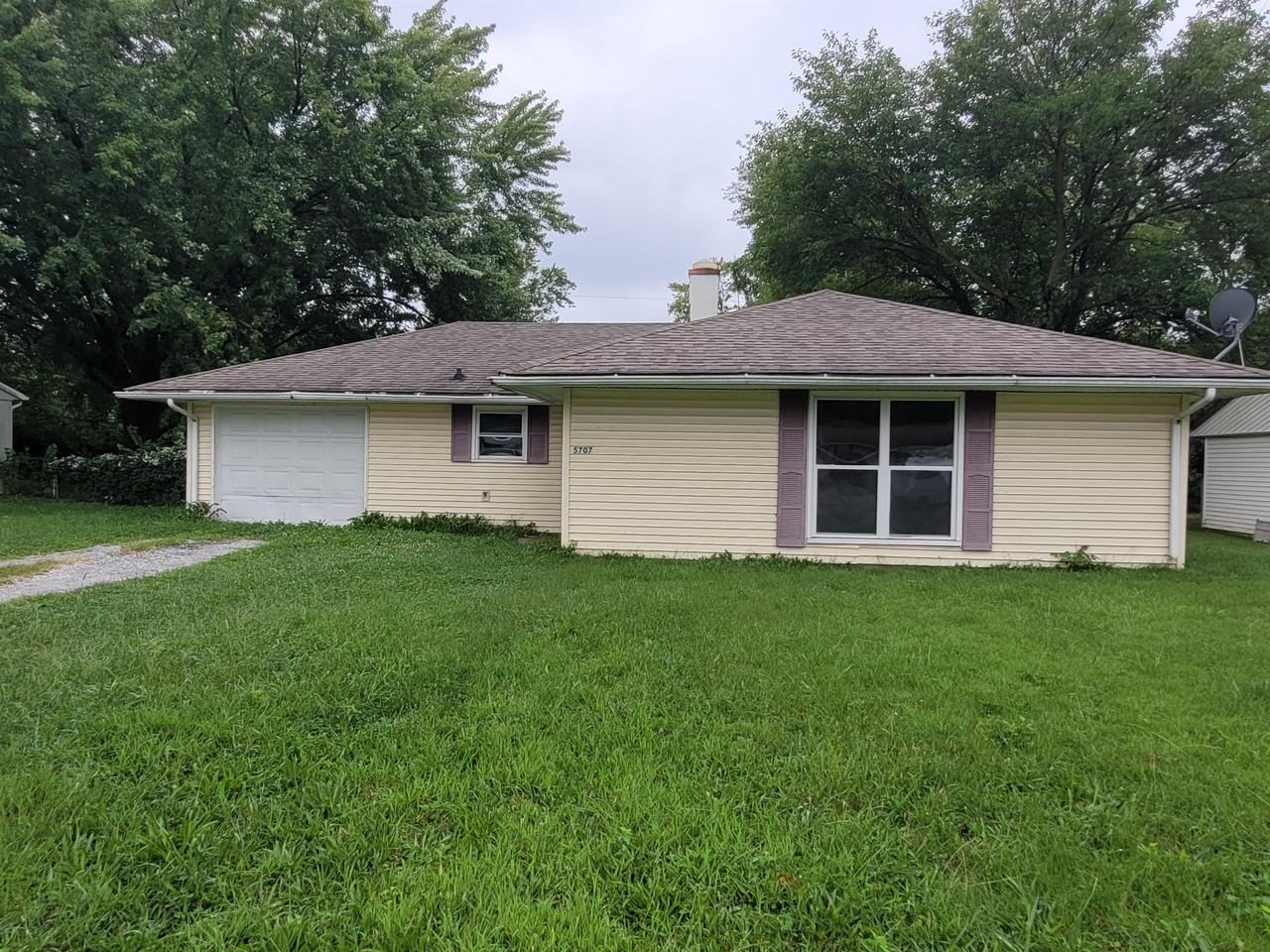 5707 Gateway Dr #1 - Photo 2 of 23