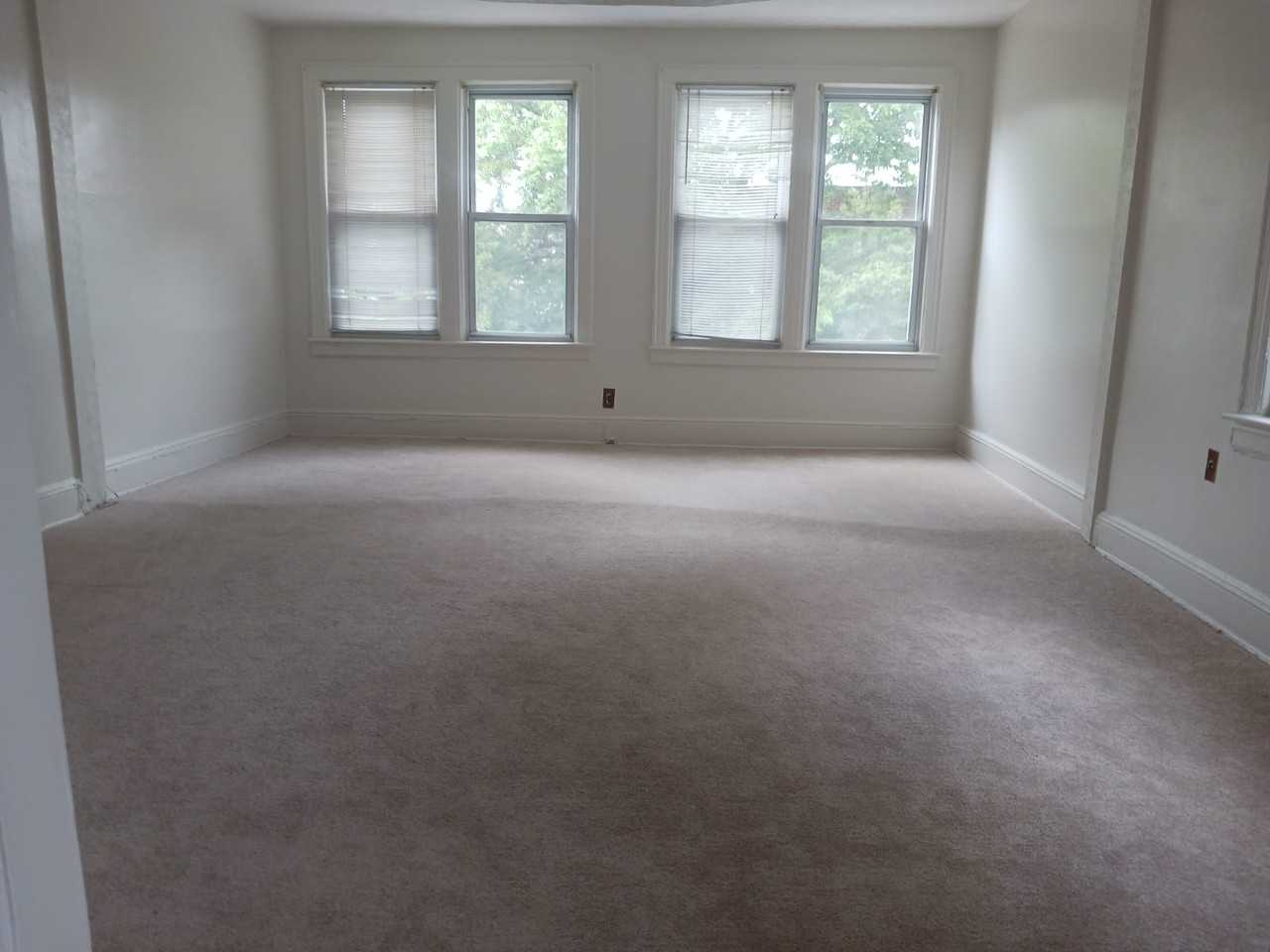 1559 West 10th Street 2F - Photo 2 of 12