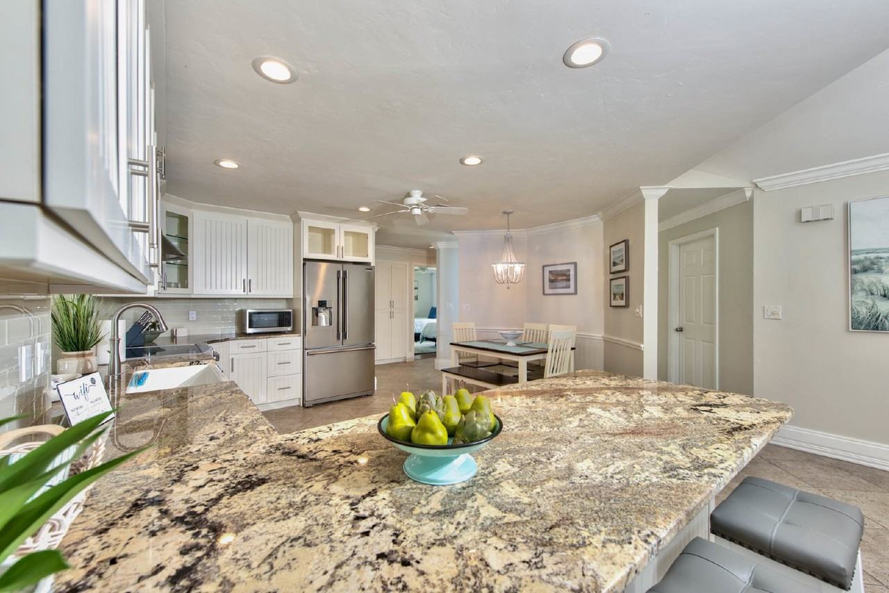 1614 Forest Lakes Boulevard - Photo 3 of 23