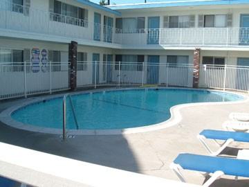 SEA BREEZE APARTMENTS - Photo 6 of 7