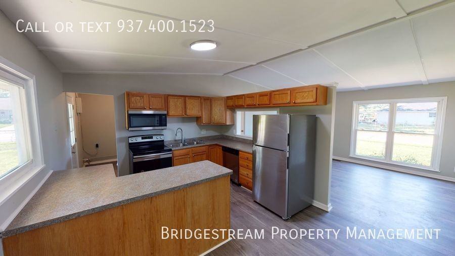 965 Portland Ave - Photo 2 of 9