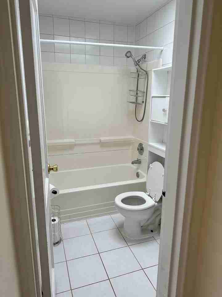 1505 Aldeney Ave - Photo 3 of 11