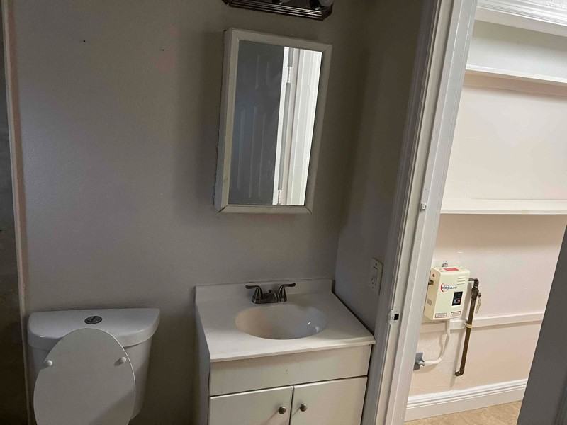 765 Ne 126th St #4 - Photo 4 of 8