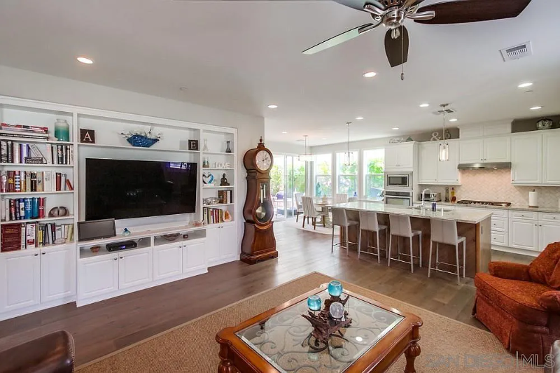 7958 Lusardi Creek Ln - Photo 2 of 22