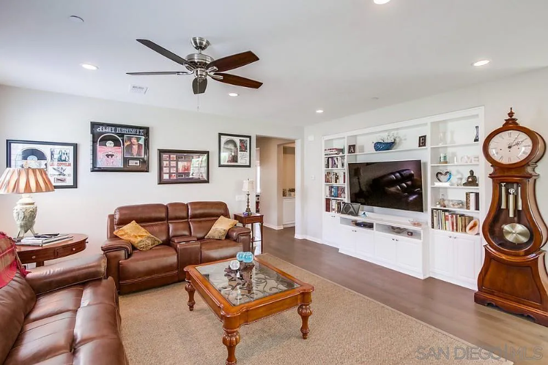 7958 Lusardi Creek Ln - Photo 3 of 22