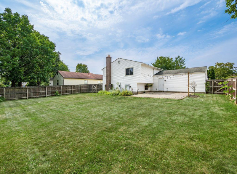 1905 High Ridge Pl - Photo 2 of 8