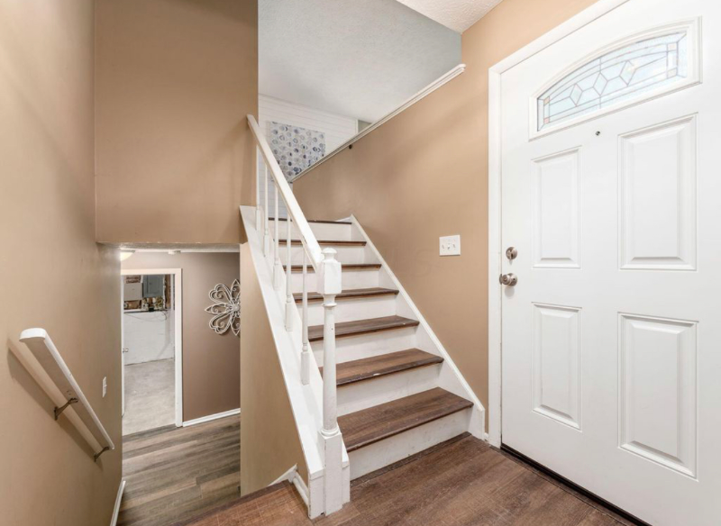 1905 High Ridge Pl - Photo 3 of 8