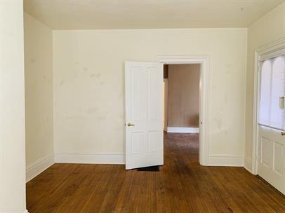 315 N Van Buren Avenue - Photo 3 of 11