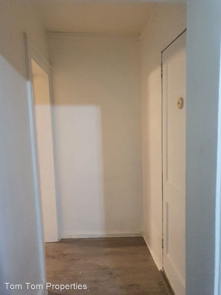 833 Millwood Rd - Photo 2 of 10