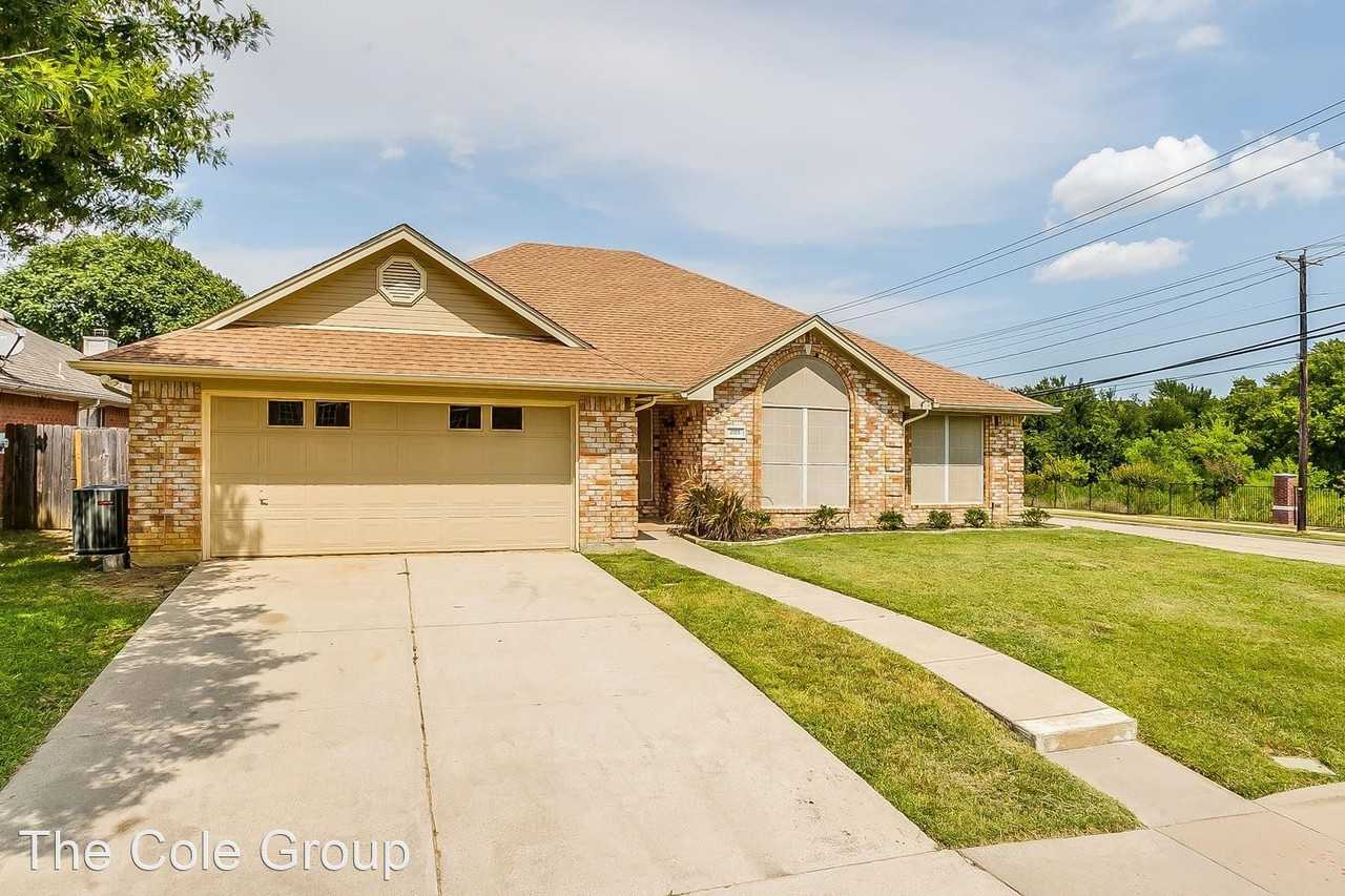 2100 Field Ln - Photo 2 of 35