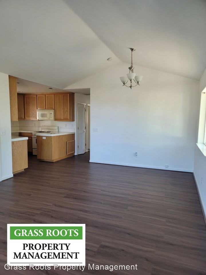 153 Highlands Ct - Photo 3 of 8