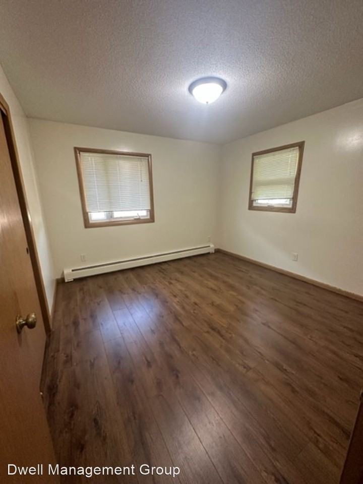 1329 6th Avenue Southeast - Photo 2 of 9