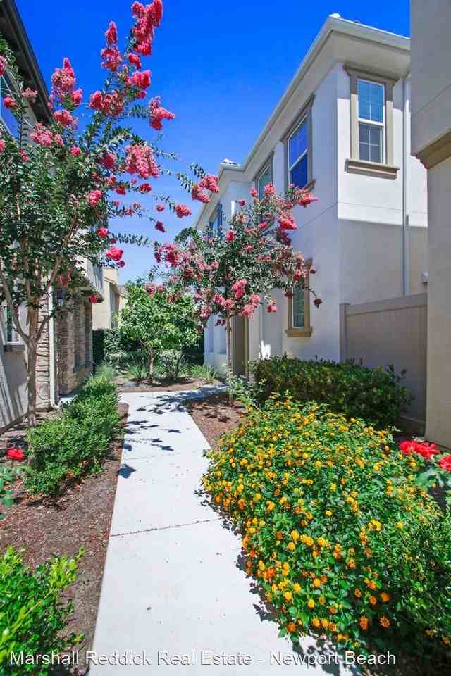 111 W Tribella Ct - Photo 2 of 21