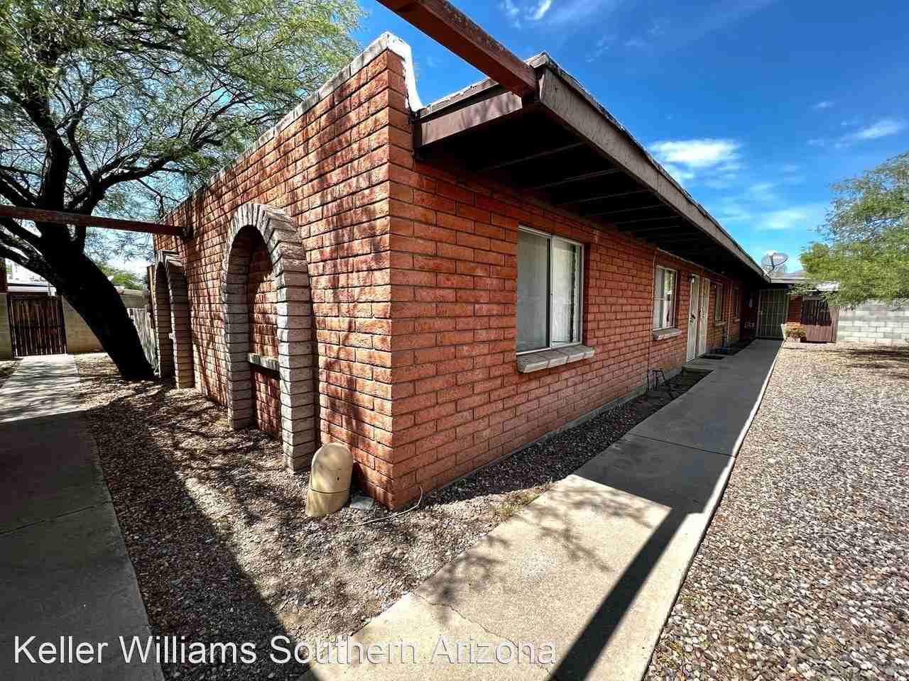 2639 N Dodge Blvd - Photo 2 of 18