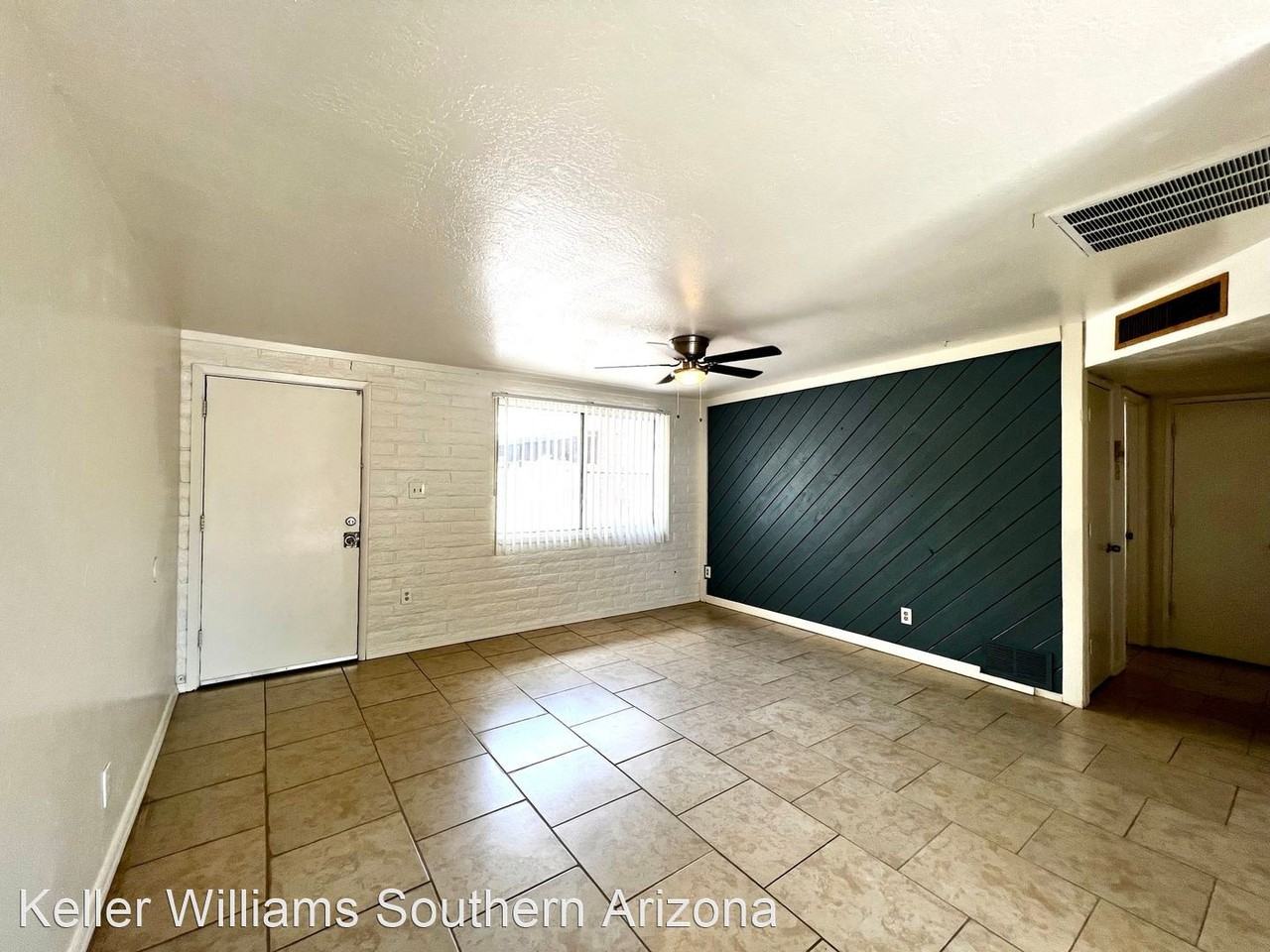 2639 N Dodge Blvd - Photo 3 of 18