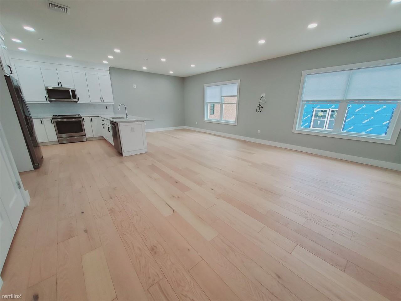 492 Glenbrook Rd - Photo 3 of 11