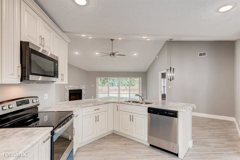 361 Glenholly Ct - Photo 3 of 19