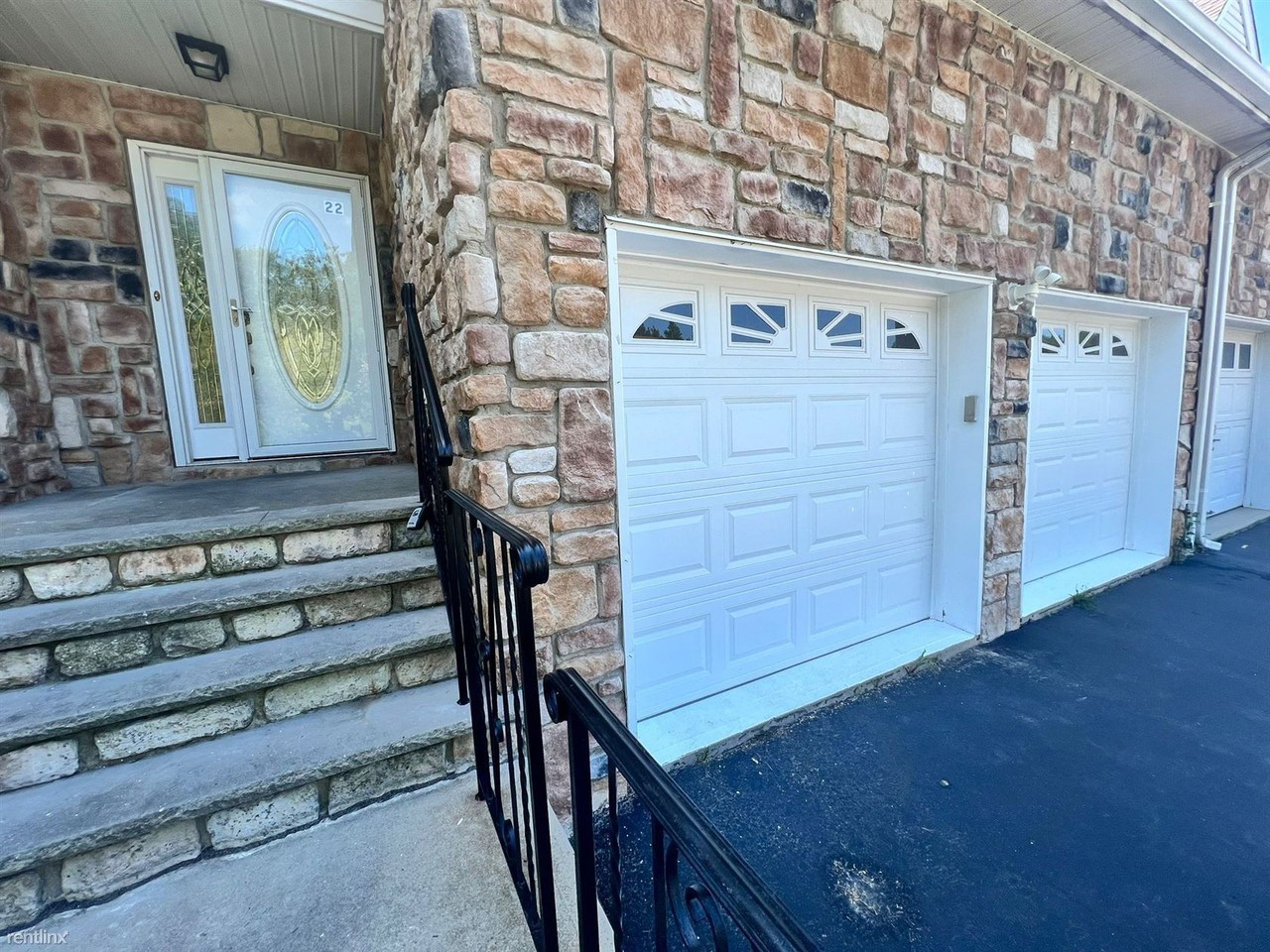 22 Kinglet Ave - Photo 3 of 33