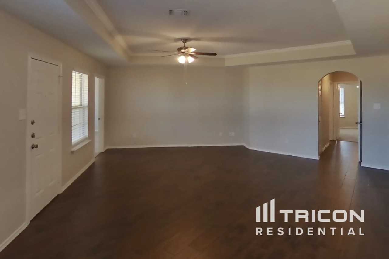 2125 Beacon Way - Photo 2 of 31