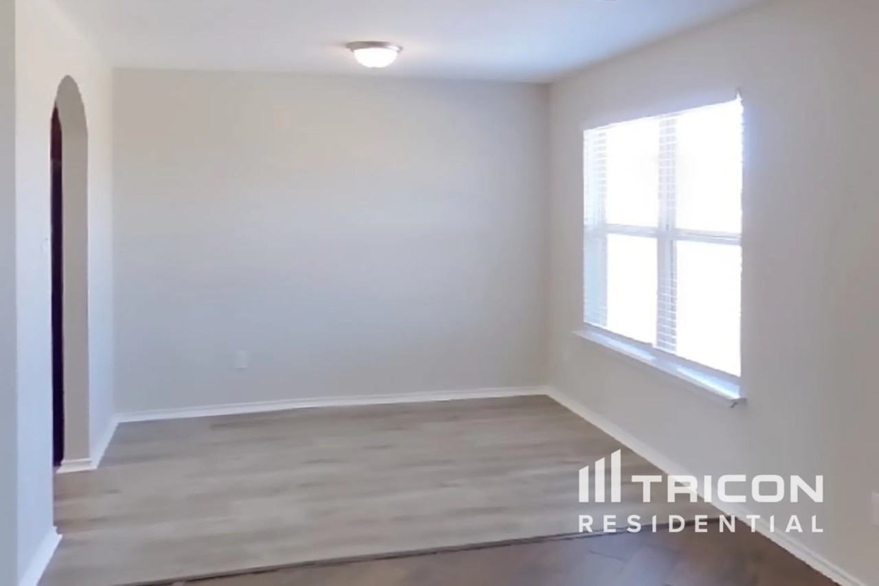 2125 Beacon Way - Photo 3 of 31