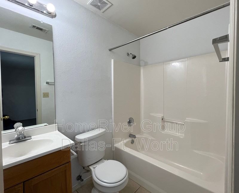 125 Carly Ln - Photo 2 of 11