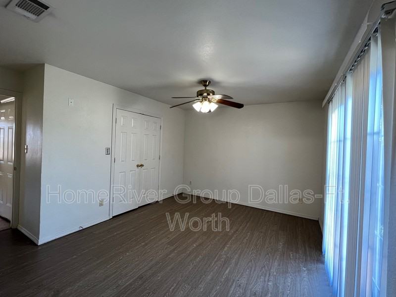 125 Carly Ln - Photo 3 of 11