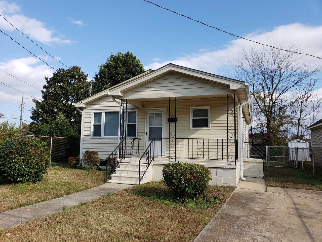 212 Hill St - Photo 3 of 21