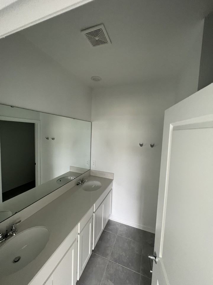 10624 Words Drive - Photo 2 of 19