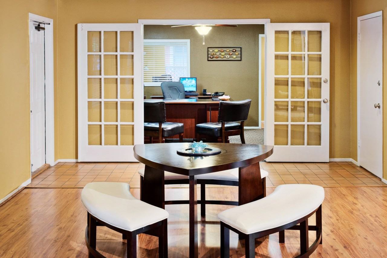 1222 Honeysuckle Way 1212r - Photo 2 of 10