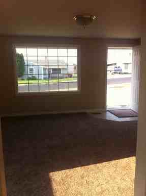 325 W Loop Dr - Photo 2 of 7