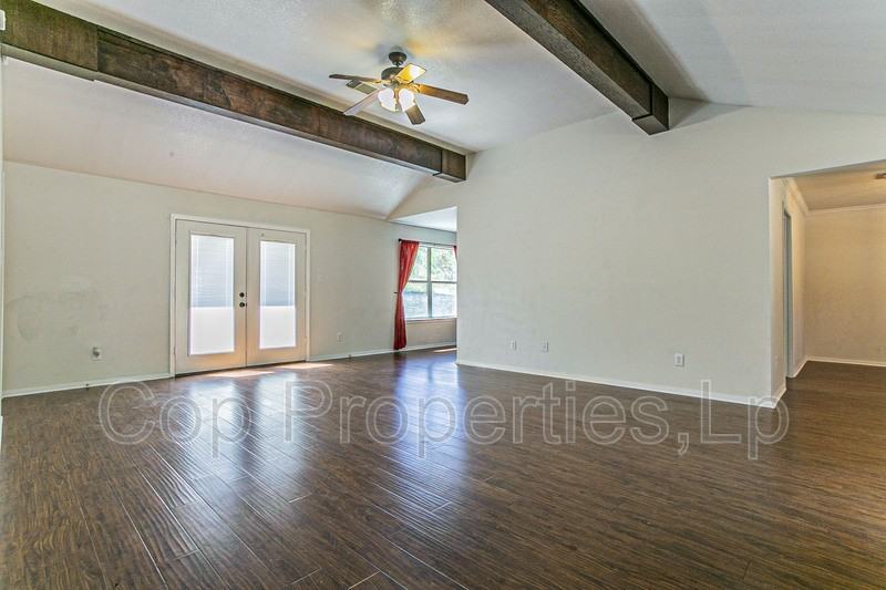 245 Lantana Vly - Photo 3 of 31