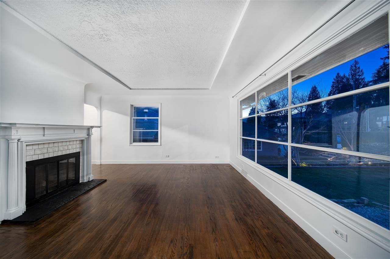 155 West Saint James Road - Photo 3 of 15