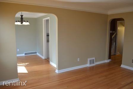 22272 Oxford St - Photo 3 of 16