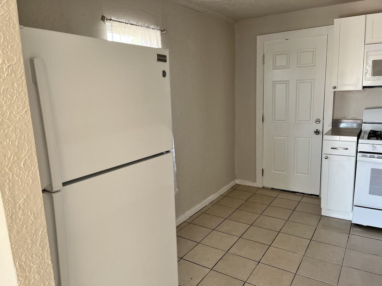 818 Granada St #NA - Photo 2 of 7