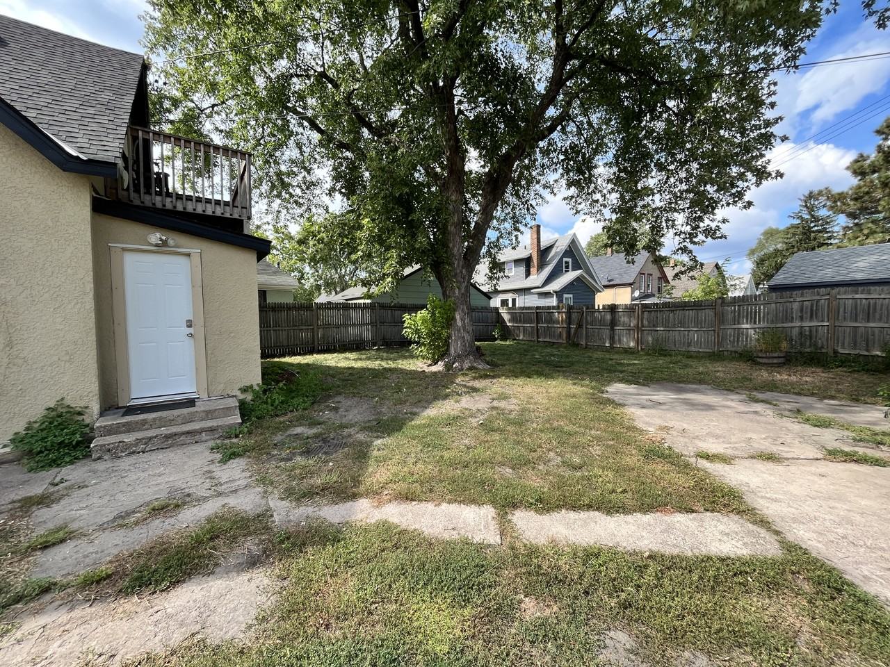 661 Lowry Ave Ne #NA - Photo 3 of 28