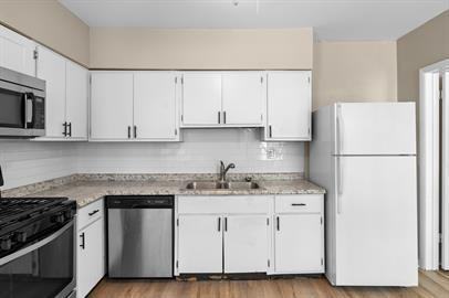 3619 Commonwealth Ave - Photo 3 of 12