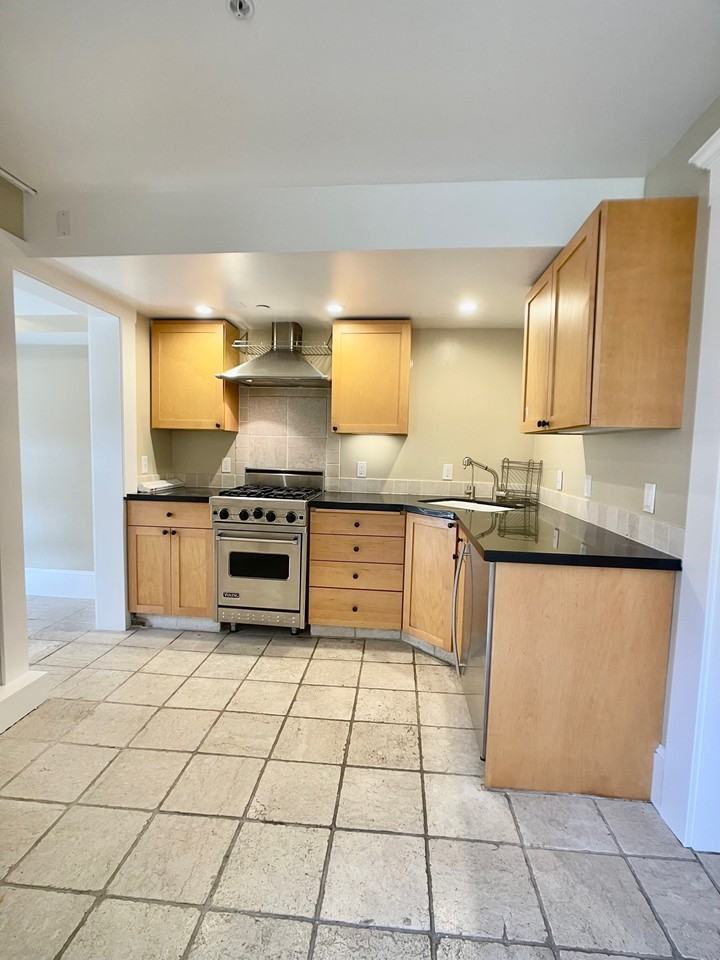 805 Lyon St - Photo 3 of 15