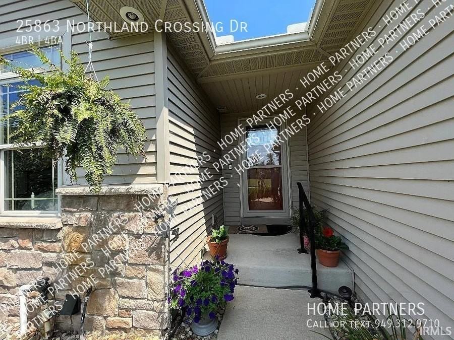 25863 Northland Crossing Dr - Photo 3 of 35