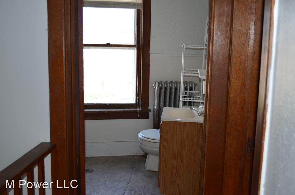 185 W. Spotswood Ave. - Photo 2 of 10