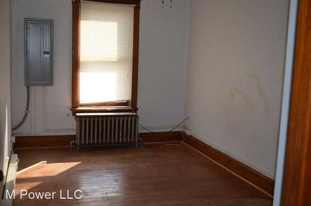 185 W. Spotswood Ave. - Photo 3 of 10