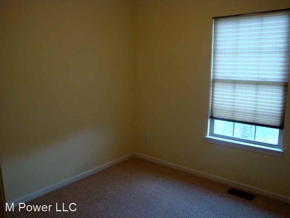 153 Turner Ave - Photo 3 of 12