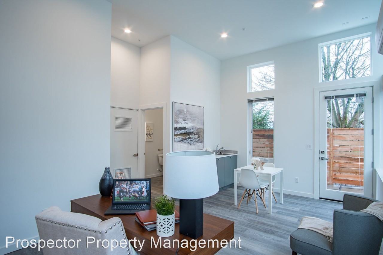 Yesler Court Townhouses - Photo 2 of 23