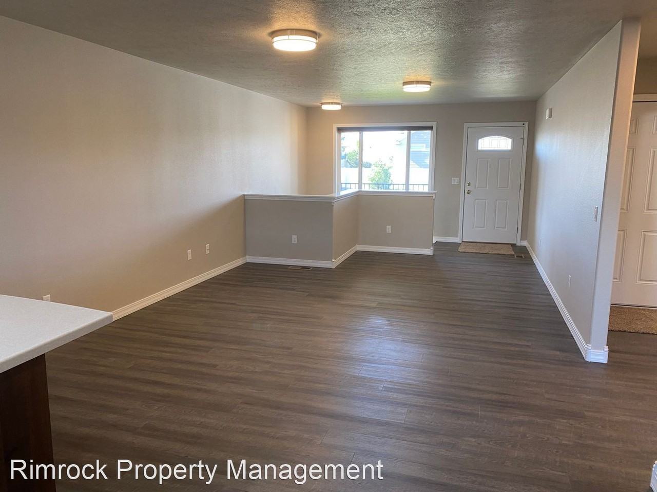 2083, 2085, 2087 Lake Hills Dr - Photo 2 of 13