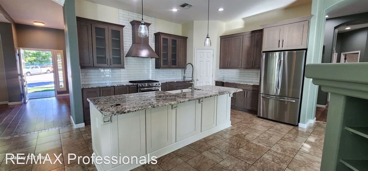 3175 Zaragoza Dr - Photo 3 of 16
