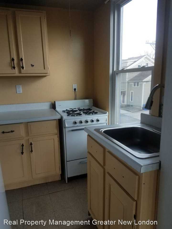 13 Spring St - Photo 3 of 4