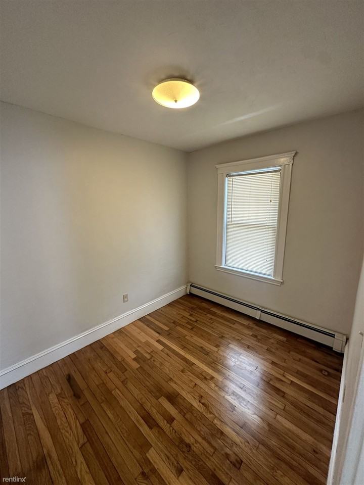 121 Child St - Photo 2 of 38
