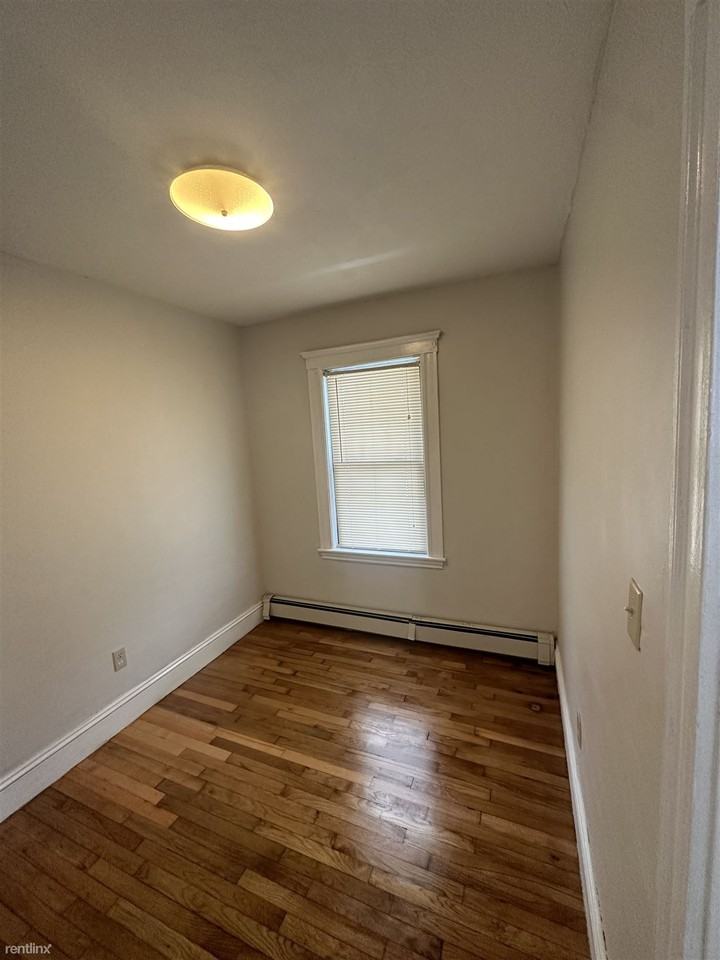 121 Child St - Photo 3 of 38