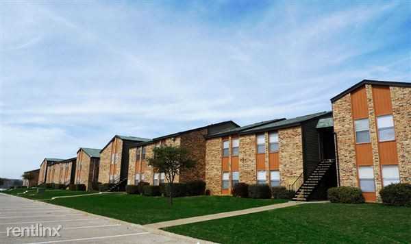 Seminary @ Campus Dr - Photo 3 of 9