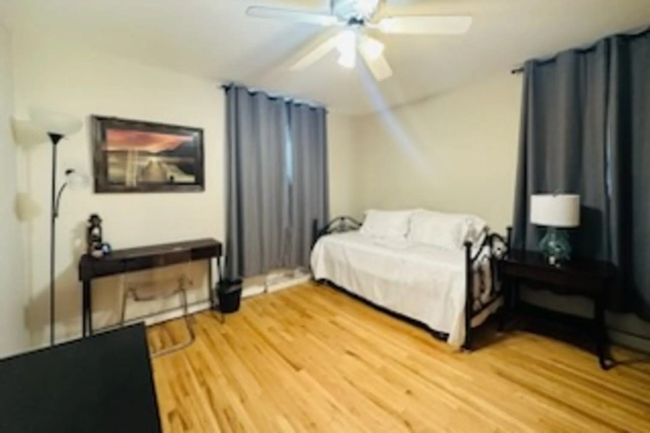 460 Castleton Ave - Photo 3 of 23